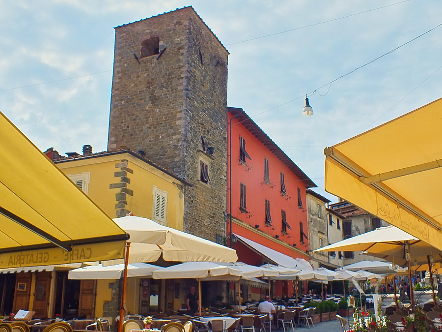 Montecatini Alto, Piazza Giuseppe Giusti