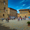 Volterra, Piazza dei Priori